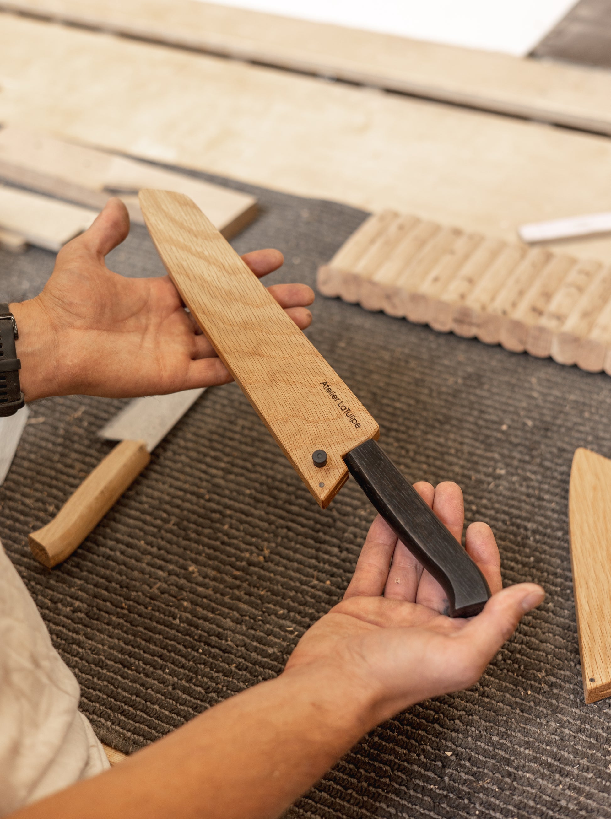 Atelier LaTulipe Hazaki knives Chêne blanc white oak blanc stain teinture noire Osmo Konketsu meat slicer